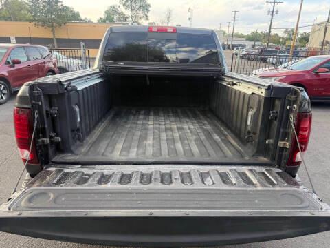 RAM 1500 4WD Crew Cab 140.5" Longhorn 2017