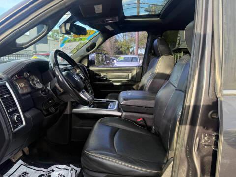 RAM 1500 4WD Crew Cab 140.5" Longhorn 2017
