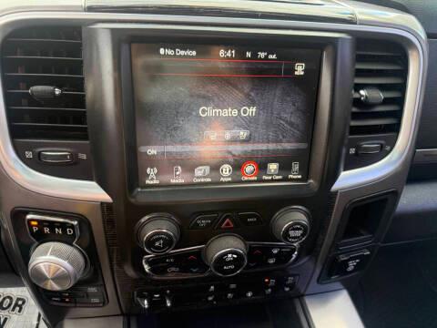RAM 1500 4WD Crew Cab 140.5" Longhorn 2017