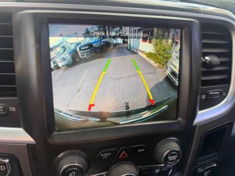 RAM 1500 4WD Crew Cab 140.5" Longhorn 2017