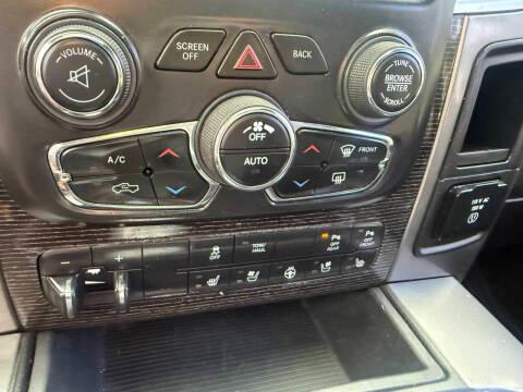 RAM 1500 4WD Crew Cab 140.5" Longhorn 2017