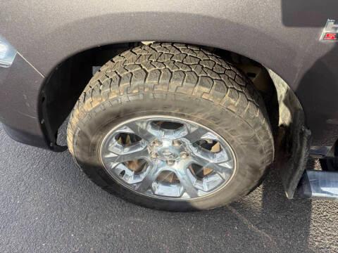 RAM 1500 4WD Crew Cab 140.5" Longhorn 2017