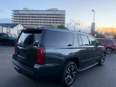 Chevrolet Suburban 4WD 4dr 1500 Premier 2019
