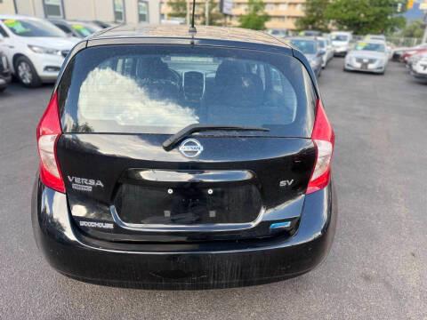 Nissan Versa Note 5dr HB CVT 1.6 S Plus 2015