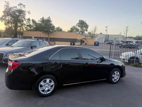 Toyota Camry 4dr Sdn I4 Auto XLE (Natl) 2013