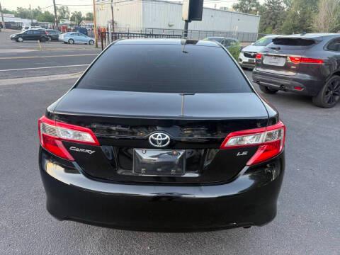 Toyota Camry 4dr Sdn I4 Auto XLE (Natl) 2013