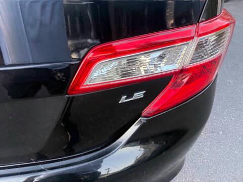Toyota Camry 4dr Sdn I4 Auto XLE (Natl) 2013