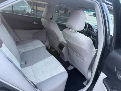 Toyota Camry 4dr Sdn I4 Auto XLE (Natl) 2013