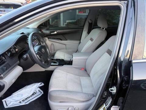Toyota Camry 4dr Sdn I4 Auto XLE (Natl) 2013