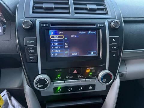 Toyota Camry 4dr Sdn I4 Auto XLE (Natl) 2013