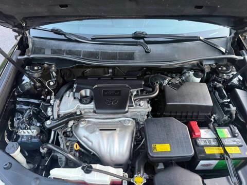 Toyota Camry 4dr Sdn I4 Auto XLE (Natl) 2013