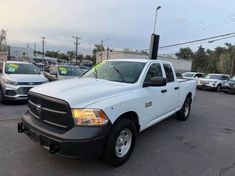 RAM 1500 4WD Quad Cab 140.5" Tradesman 2016