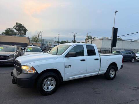 RAM 1500 4WD Quad Cab 140.5" Tradesman 2016