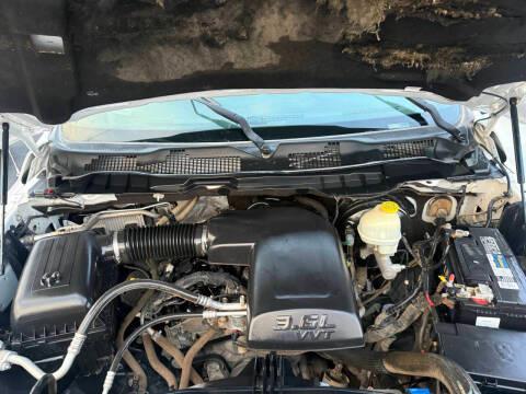 RAM 1500 4WD Quad Cab 140.5" Tradesman 2016