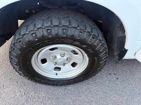 RAM 1500 4WD Quad Cab 140.5" Tradesman 2016