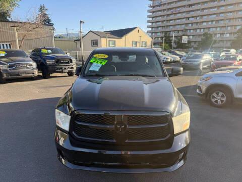 RAM 1500 Express 4x4 Quad Cab 6'4" Box 2018