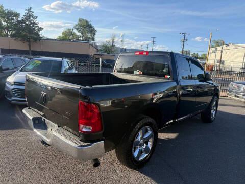 RAM 1500 Express 4x4 Quad Cab 6'4" Box 2018