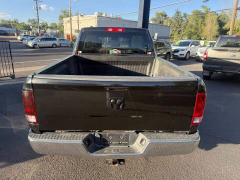 RAM 1500 Express 4x4 Quad Cab 6'4" Box 2018
