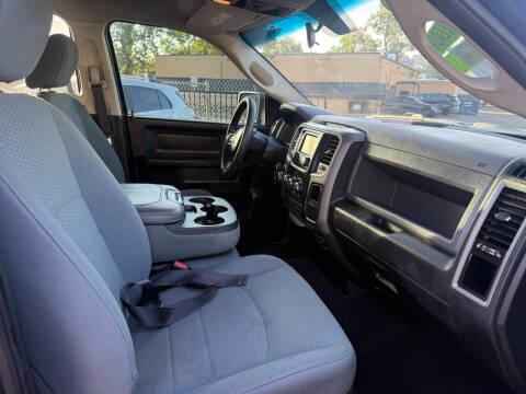 RAM 1500 Express 4x4 Quad Cab 6'4" Box 2018