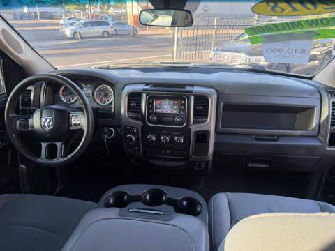 RAM 1500 Express 4x4 Quad Cab 6'4" Box 2018