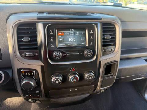 RAM 1500 Express 4x4 Quad Cab 6'4" Box 2018