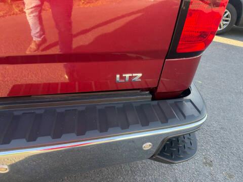 Chevrolet Silverado 1500 4WD Crew Cab 153.0" LTZ w/1LZ 2014