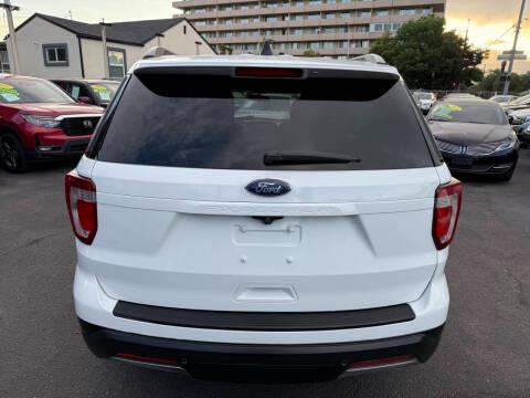 Ford Explorer XLT 4WD 2019