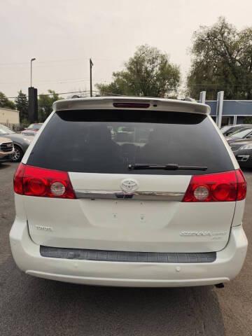 Toyota Sienna 5dr 7-Pass Van XLE AWD (Natl) 2009