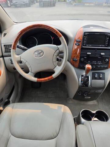 Toyota Sienna 5dr 7-Pass Van XLE AWD (Natl) 2009