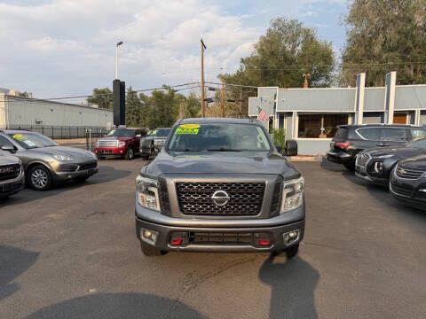 Nissan Titan 4x4 Crew Cab PRO-4X 2017