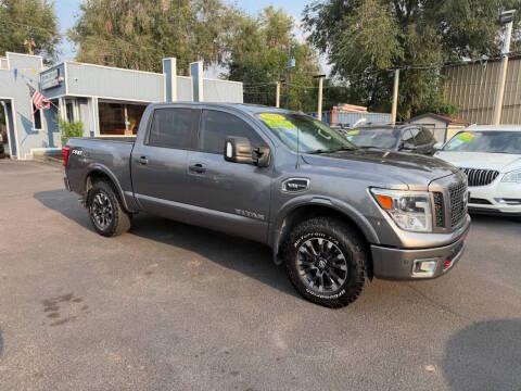 Nissan Titan 4x4 Crew Cab PRO-4X 2017