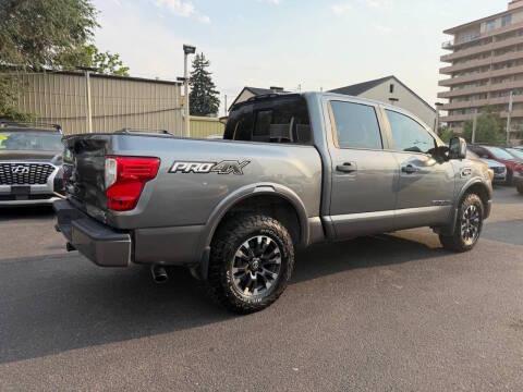 Nissan Titan 4x4 Crew Cab PRO-4X 2017