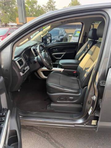 Nissan Titan 4x4 Crew Cab PRO-4X 2017