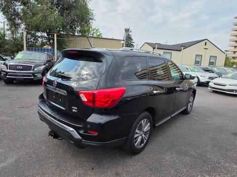 Nissan Pathfinder 4x4 SV 2018