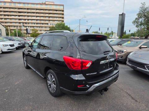 Nissan Pathfinder 4x4 SV 2018