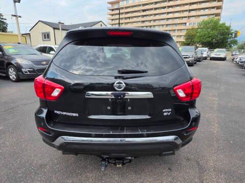 Nissan Pathfinder 4x4 SV 2018