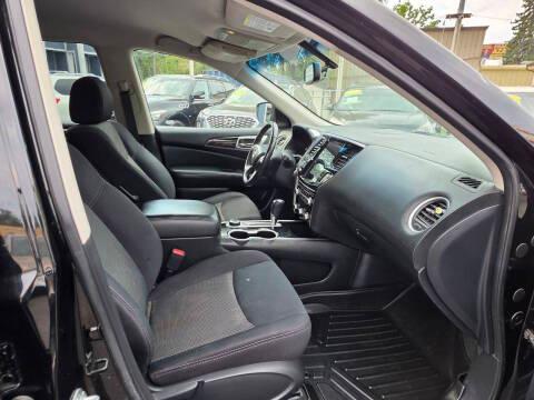 Nissan Pathfinder 4x4 SV 2018