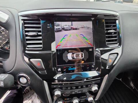 Nissan Pathfinder 4x4 SV 2018