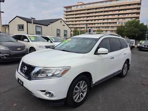 Nissan Pathfinder 4WD 4dr SL 2013