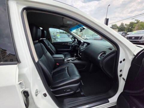 Nissan Pathfinder 4WD 4dr SL 2013