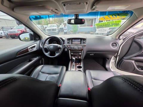 Nissan Pathfinder 4WD 4dr SL 2013