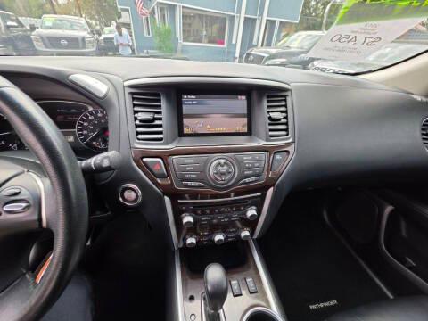 Nissan Pathfinder 4WD 4dr SL 2013