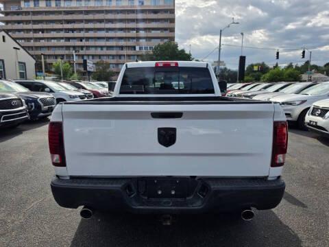 RAM 1500 Classic Warlock 4x2 Quad Cab 6'4" Box 2020