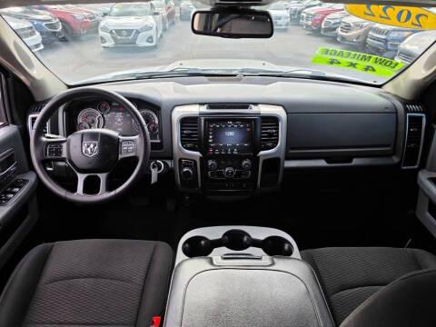 RAM 1500 Classic Warlock 4x2 Quad Cab 6'4" Box 2020