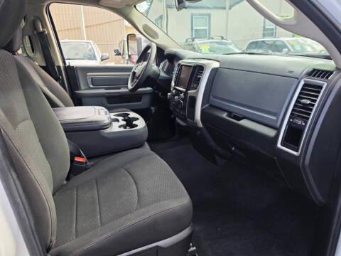 RAM 1500 Classic Warlock 4x2 Quad Cab 6'4" Box 2020