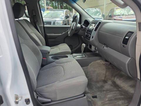 Nissan Frontier 2017.5 Crew Cab 4x4 SV V6 Auto 2017