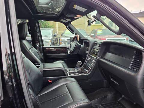 Lincoln Navigator 4WD 4dr Reserve 2016
