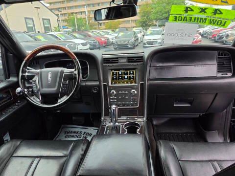 Lincoln Navigator 4WD 4dr Reserve 2016