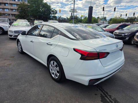 Nissan Altima 2.5 S Sedan 2020