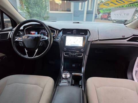 Ford Fusion photo 14